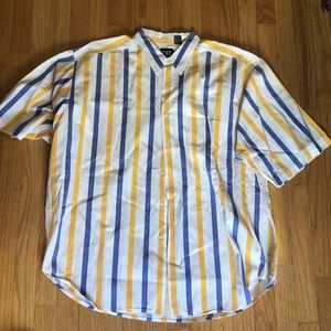 Gap button up